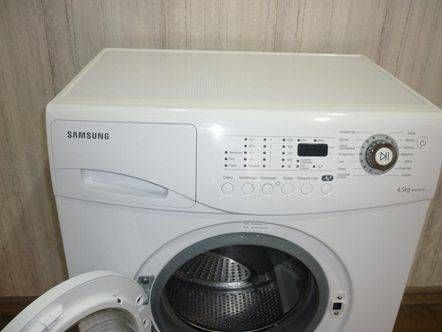 Продается б/у стиральная машина Samsung WF6450S7W